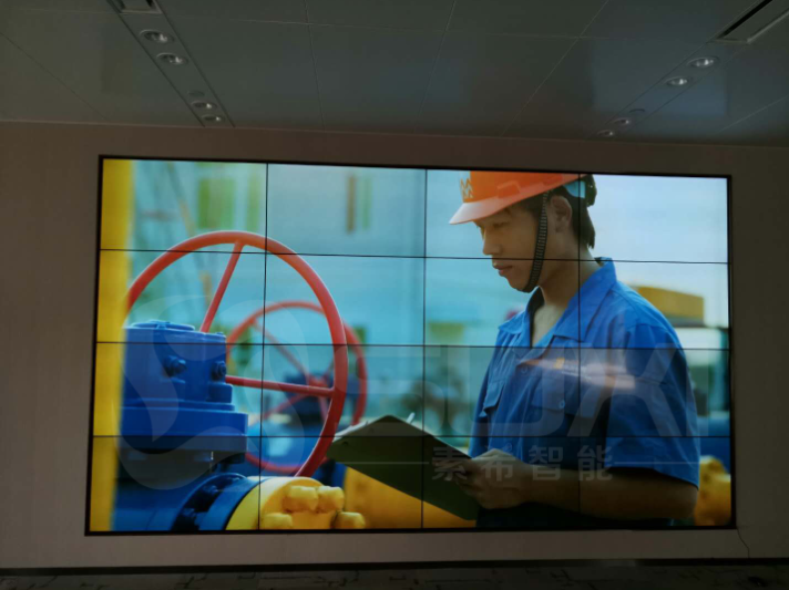 濟(jì)南華潤(rùn)置地廣場(chǎng)三星55寸3*4液晶拼接屏